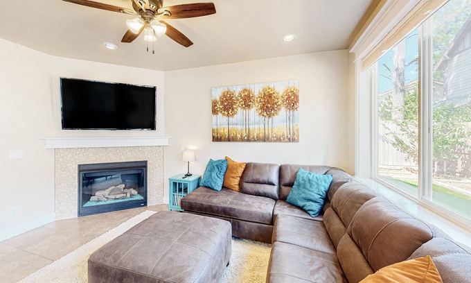 Flagstaff House | Stylish all-season home with dog-friendly yard, patio, central AC & washer/dryer