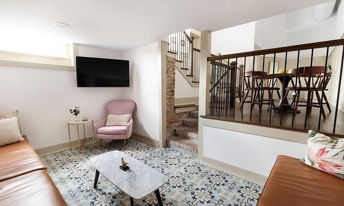 Wilmington Historic District Apartment | Stylish and Comfortable Stay! Pet-friendly, Pool, Near City Stage Theatre