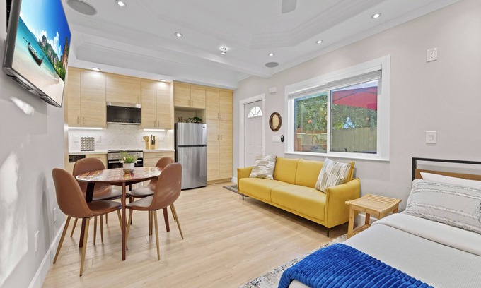 Antelope Apartment | Stylish and cozy guest suite