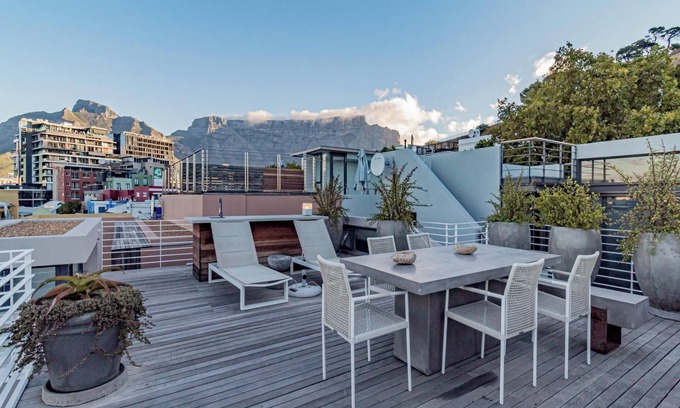 Cape Town City Centre Apartment | Stylish Apartment with Rooftop Deck and Pool 53 Napier