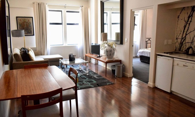 Cape Town City Centre Apartment | Stylish Apartment with Rooftop Pool & City Views