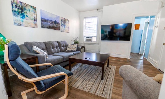 Bloomfield Apartment | Stylish Apt - 2 Queen Bed - Easy Hospital Access