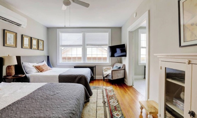 Frankfort Apartment | Stylish Apt/Amenity driven and PRIME Location