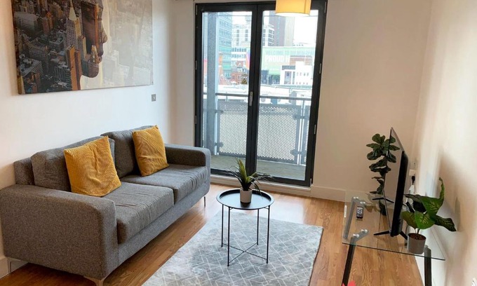 Theatreland Birmingham Apartment | Stylish Arcadian Centre - One Bedroom - Large Balcony - Bullring Shopping