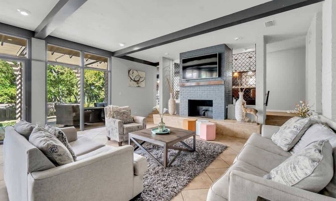 Riverside House | Stylish Austin Escape | Pool | Yard | Sleeps 20