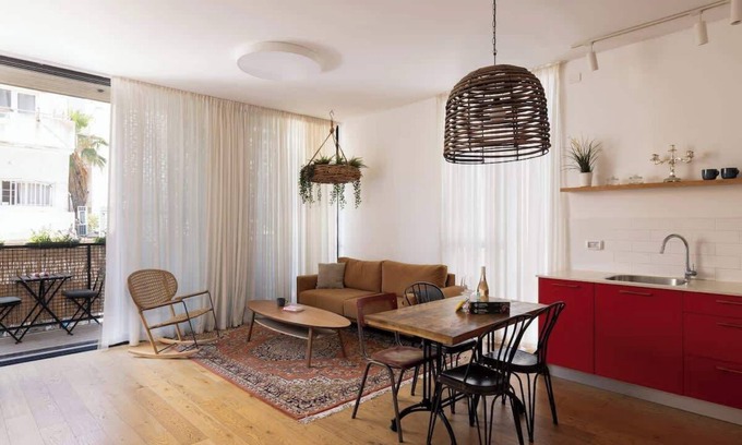 Tel Aviv City Center Apartment | Stylish Beach Getaway Steps from Carmel Market!
