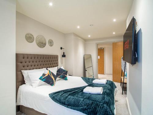 Leeds City Center Apartment | Stylish Central Leeds Apartment with Free Parking