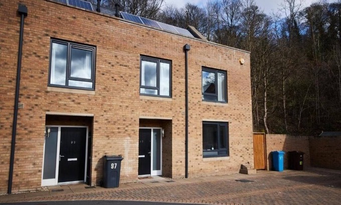 Sheffield House | Stylish City Centre house - Parking & Garden