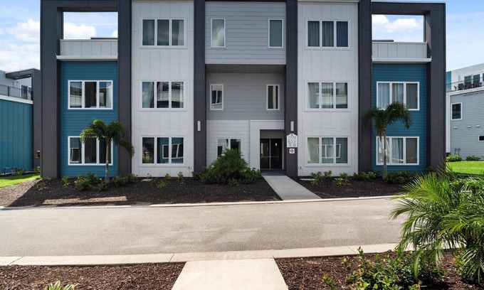Reunion Hotel | Stylish Condo near Disney with Resort & Waterpark Access - B31-134
