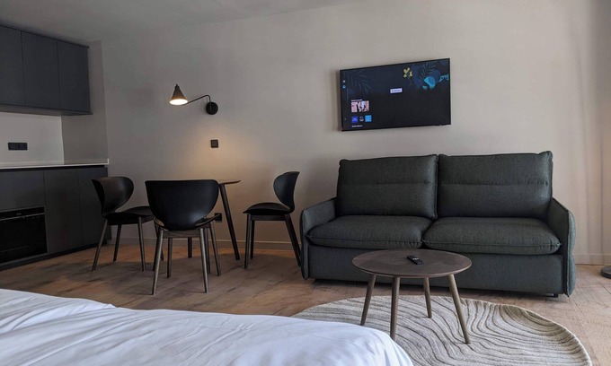St. Paul Apartment | Stylish Conlon House Studio | Top location Munich | Kitchen & fully equipped