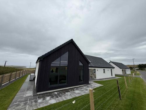 Saint Ola Villa | Stylish Cosy Stunning View Villa in Kirkwall, Free Parking and WiFi