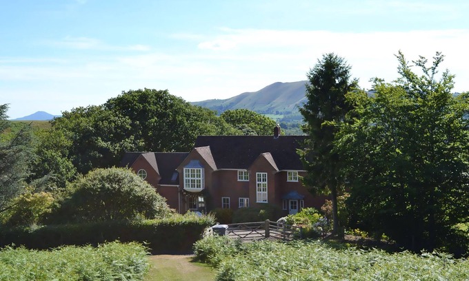 All Stretton House | Stylish country house with spectacular views in the Shropshire Hills AONB