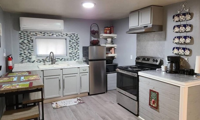 Shreveport House | Stylish & Cozy 2Bedroom Apt-A