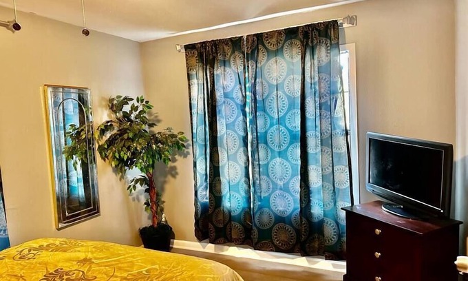 Shreveport Condo | Stylish & Cozy upstairs Apt-B
