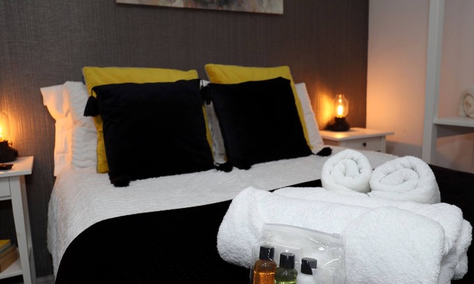 Eastbourne City Centre Apartment | Stylish Crescent apartment Eastbourne Town Centre