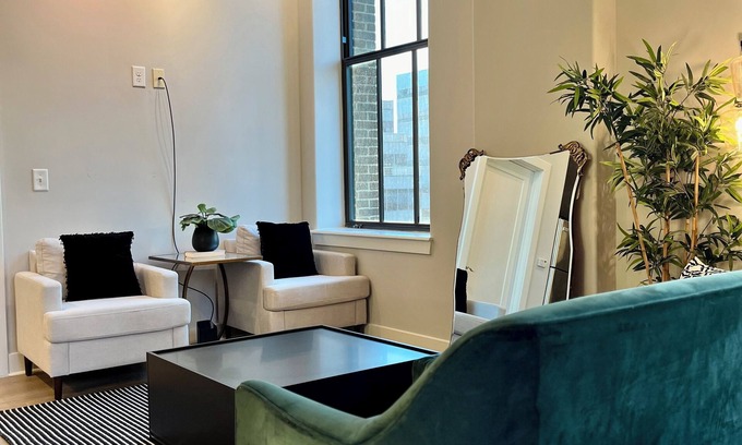 Downtown Baltimore Apartment | Stylish Downtown 1BR-Harbor View