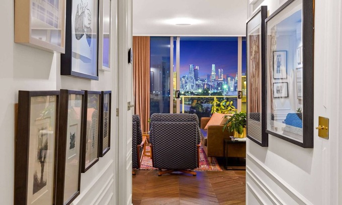 Footscray Apartment | Stylish Executive Apt Stunning views/city skyline