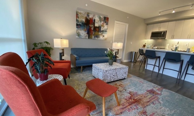 Innisfil Condo | Stylish getaway condo, resort living