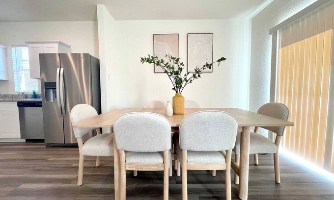 Fort Worth House | Stylish Haven on Glen Crossing Rd #42036