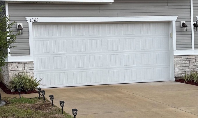 Hyde Park House | Stylish Home Near Riverside/San Marco 6 Miles from TIAA Bank Field