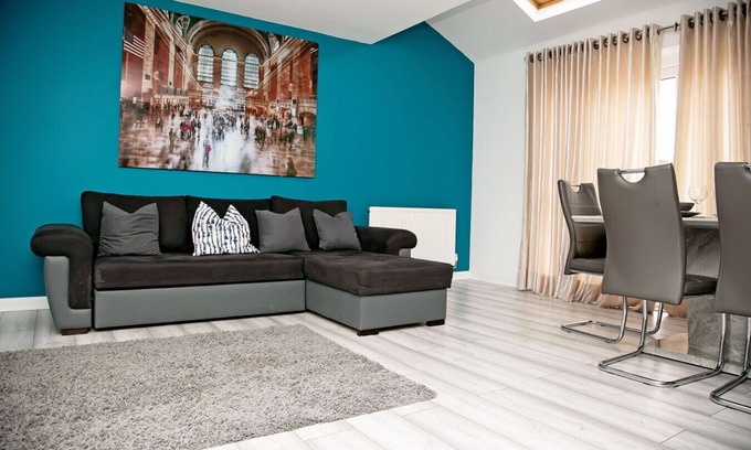 Stanford-le-Hope Apartment | Stylish home with private garden