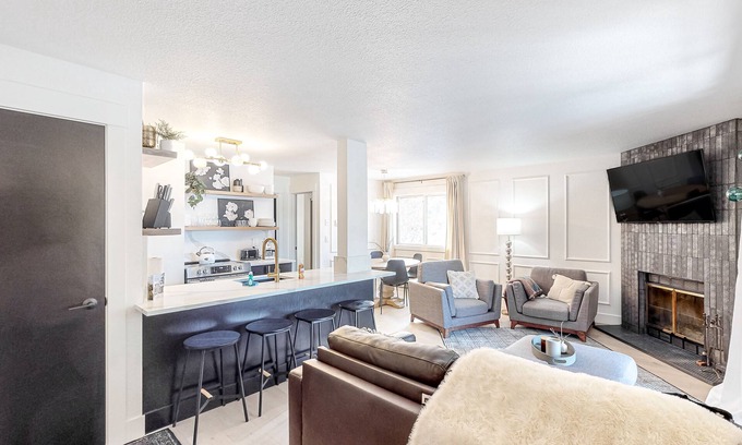 McCall House | Stylish, lake view condo with fireplace & amazing location - walk to lake & town
