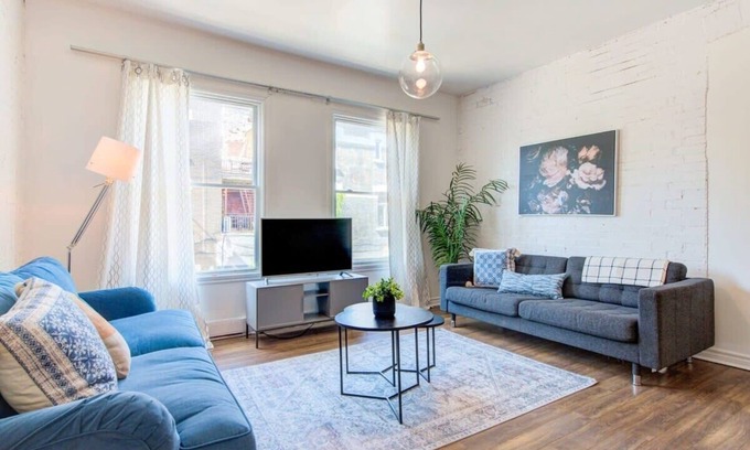 Plateau Mont Royal Apartment | Stylish Le Plateau Apt | Walk to Eat, Shop & Metro