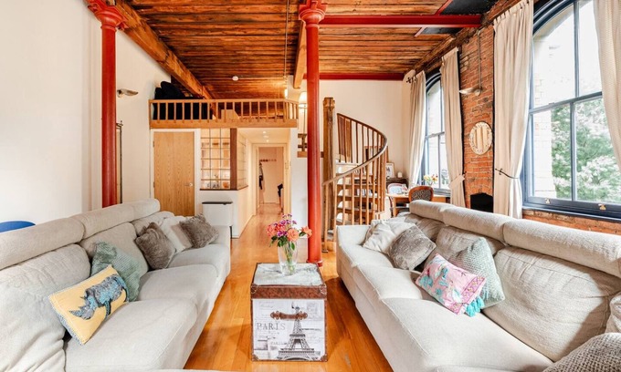 Manchester City Centre Apartment | Stylish Loft Apartment | Central Manchester | Sleeps 4