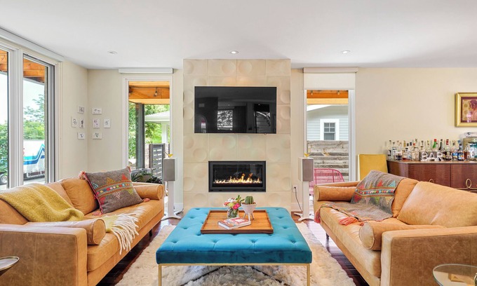 Boulder House | Stylish Luxe Retreat in Central Boulder steps from trails/Pearl Street w cats!
