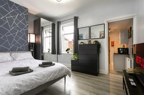 Leicester Apartment | Stylish Luxury Leicester Studio near City Centre!