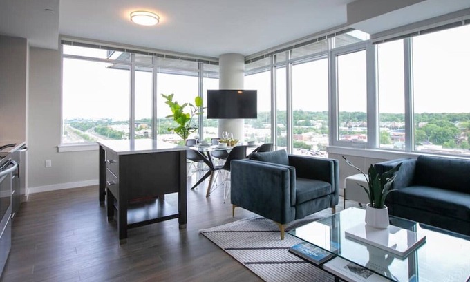 Taylor Run Apartment | ⚜Stylish + Modern 2-Bdrm Apt⚜King Bed☞FreeParking☜