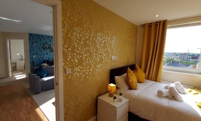 Derby Apartment | Stylish modern and spacious 2 bedroom and 1 bathroom apartment.