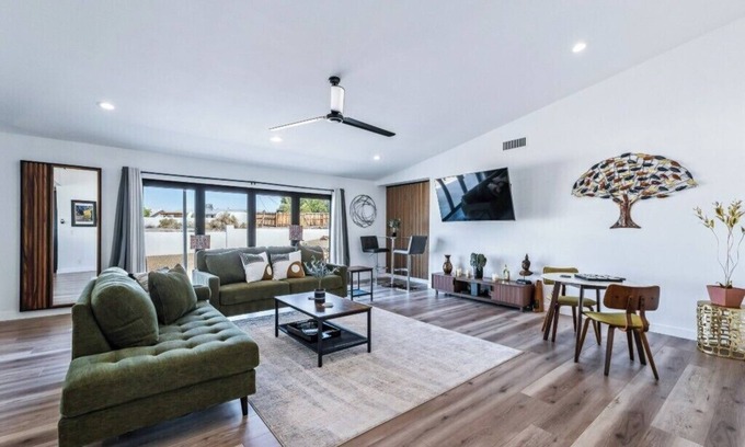 Lake Havasu City House | Stylish & Modern Private Getaway in Lake Havasu!