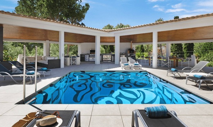 Urbanitzacio la Font Villa | Stylish, modern villa in exclusive private estate with pool & jacuzzi. Sleeps 8