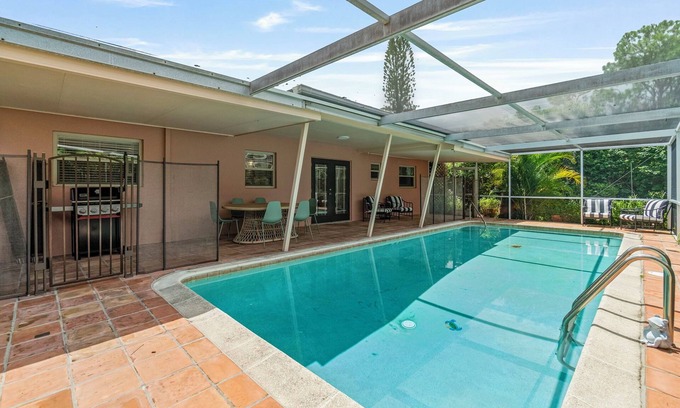 Coachman Glen House | Stylish Naples 4BR Home w/Pool & Patio - 3 KINGS