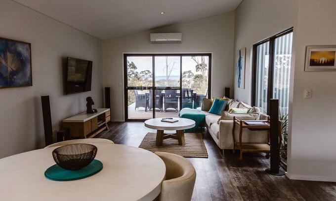 Shadforth House | Stylish new holiday home