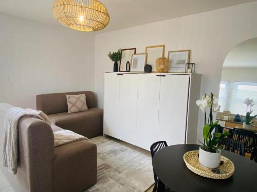 Long Beach Apartment | Stylish one bedroom apartment close to the beach