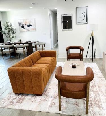 MLK House | Stylish Retreat - Close to Downtown - Open Layout