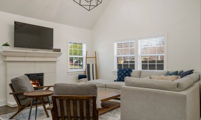 Tulsa House | Stylish Serenity @TheExpo
