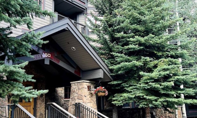 Breckenridge Apartment | Stylish Ski-In Property in Breck