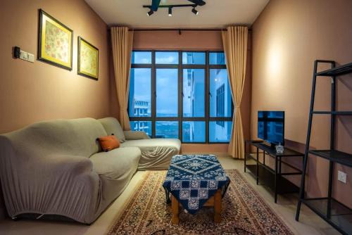 Taman Daya Apartment | Stylish & Spacious 2BR at ARC Austin with Free Parking