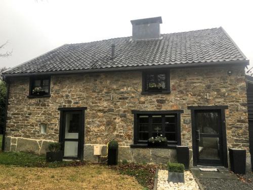 Niveze House | Stylish Stay with Pool, Jalhay