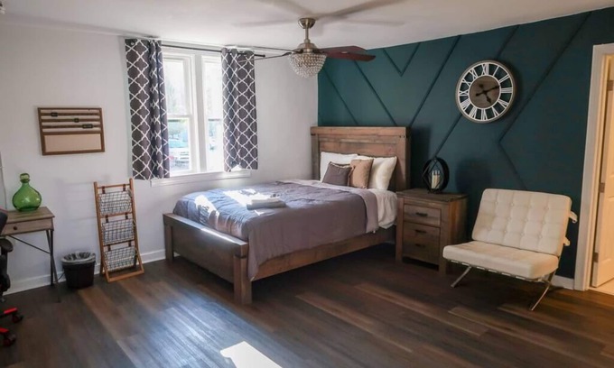 Downtown Apartment | Stylish Studio Apartment in Downtown Lexington