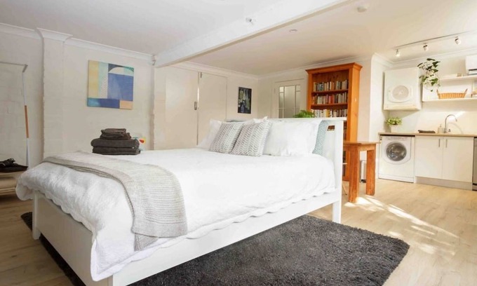 Annandale House | Stylish Studio in Heart of Annandale Village