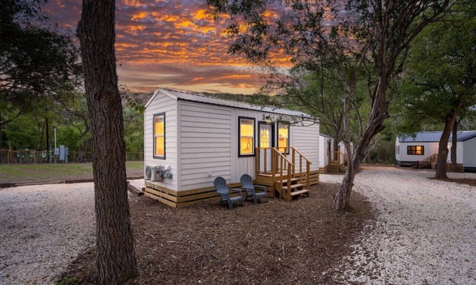 New Braunfels House | Stylish Tiny Home for Relaxation & Adventure