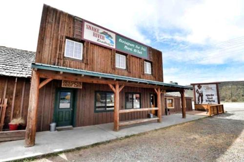 Palisades House | Stylish Tiny House Vacation Rental in Swan Valley, ID near Jackson Hole