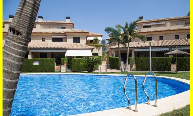 Javea House | Stylish townhouse - RESORT facilities