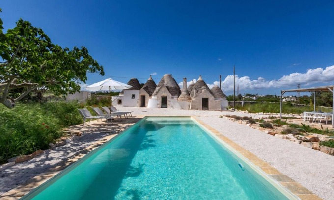 Martina Franca Villa | Stylish Trullo with Pool