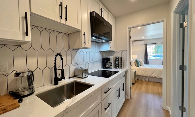 Shoreview Apartment | Stylishly Renovated 1BR Suite w/ AC, 10 min SFO, 615