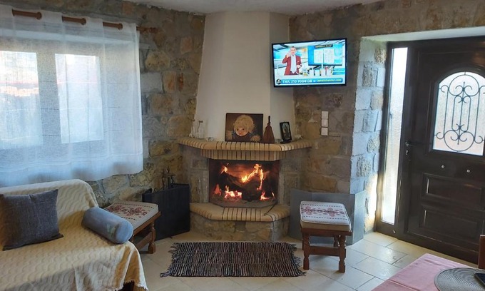 Kylini Apartment | Stymfalia stone house